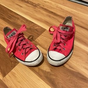 Girl Pink converse